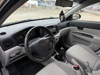 Hyundai Accent foto 11