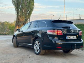 Toyota Avensis foto 4