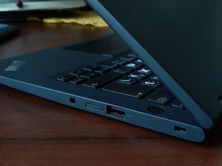 Lenovo Thinkpad Yoga x13 foto 2