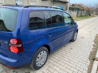 Volkswagen Touran foto 7