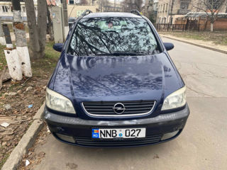 Opel Zafira foto 1