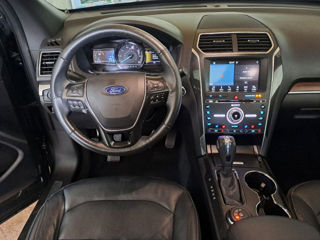 Ford Explorer foto 10