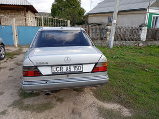 Mercedes Series (W124) foto 2