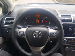 Toyota Avensis foto 3