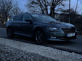 Skoda Superb foto 2