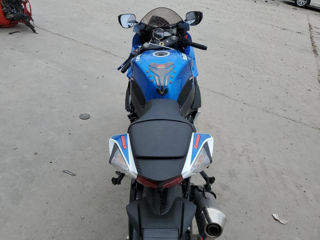 Suzuki GSX-R600 foto 6