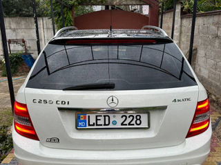 Mercedes C-Class foto 8