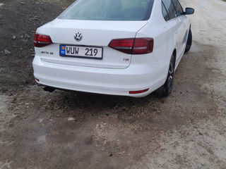 Volkswagen Jetta foto 5