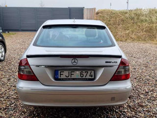 Mercedes E-Class foto 2