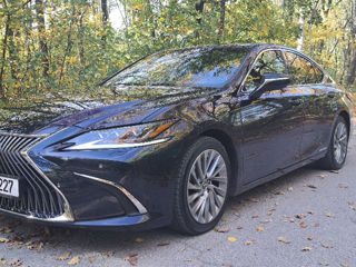 Lexus ES Series