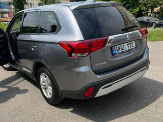 Mitsubishi Outlander foto 4