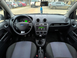 Ford Fusion foto 9