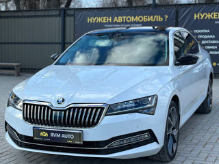 Skoda Superb foto 1