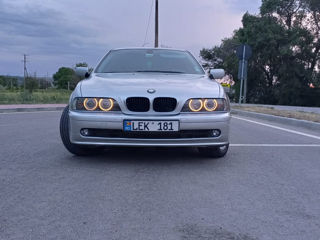 BMW 5 Series фото 10