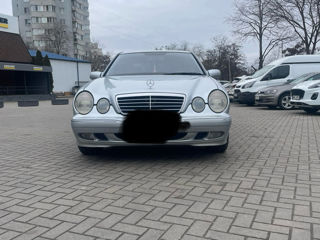 Mercedes E-Class foto 2