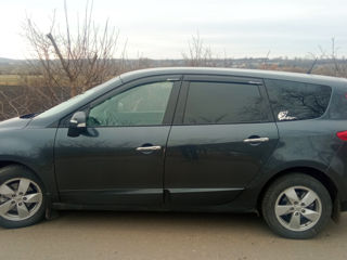 Renault Grand Scenic foto 2