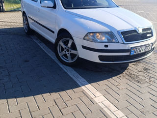 Skoda Octavia foto 2