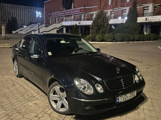 Mercedes E-Class foto 5