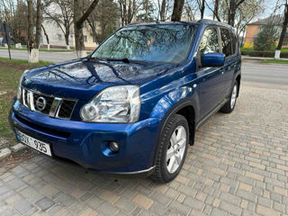 Nissan X-Trail foto 2