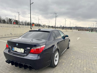 BMW 5 Series foto 4