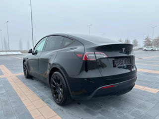 Tesla Model Y foto 3