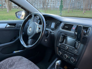 Volkswagen Jetta foto 8