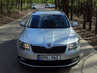 Skoda Superb foto 2