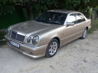 Mercedes E-Class foto 10