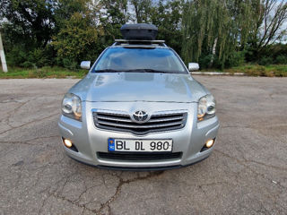 Toyota Avensis foto 1