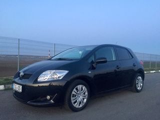 Toyota Auris foto 1