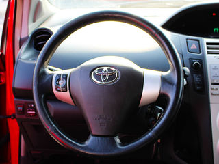 Toyota Yaris foto 8