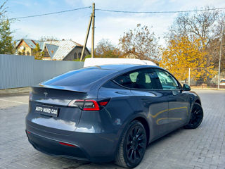 Tesla Model Y foto 4