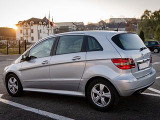 Mercedes B-Class foto 2