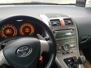 Toyota Auris foto 3