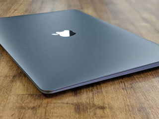 Vând MacBook Air M1 !!! foto 1
