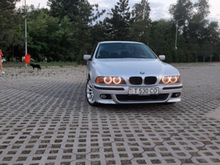 BMW 5 Series foto 5