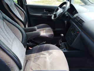 Volkswagen Sharan foto 1