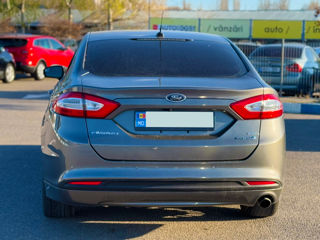 Ford Fusion foto 9