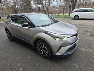 Toyota C-HR foto 2