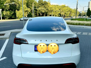 Tesla Model Y foto 3