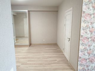 Vânzare apartament cu 2 camere, 43500 € foto 5