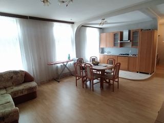 Apartament cu 1 cameră, 51 m², Centru, Hîncești foto 2