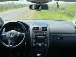 Volkswagen Touran foto 1