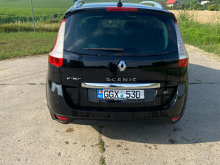 Renault Grand Scenic foto 2