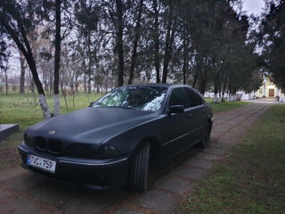 BMW 5 Series foto 4