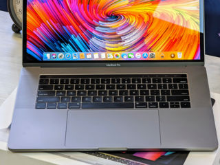 MacBook Pro 15 Retina 2018 (Core i7 8750H/16Gb DDR4/250Gb SSD/4Gb Radeon Pro 555X/15.4" Retina IPS) foto 3