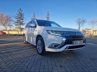 Mitsubishi Outlander foto 3