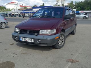 Mitsubishi Space Wagon foto 1