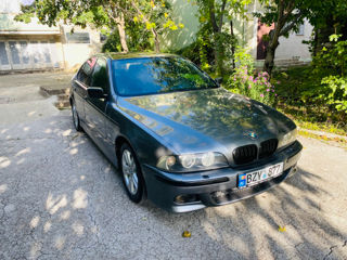 BMW 5 Series foto 2