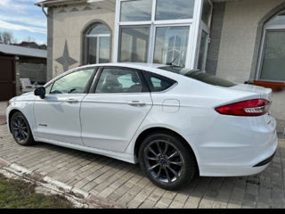 Ford Fusion foto 2